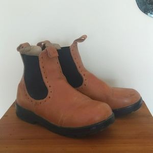 Howzit pink leather Chelsea boots